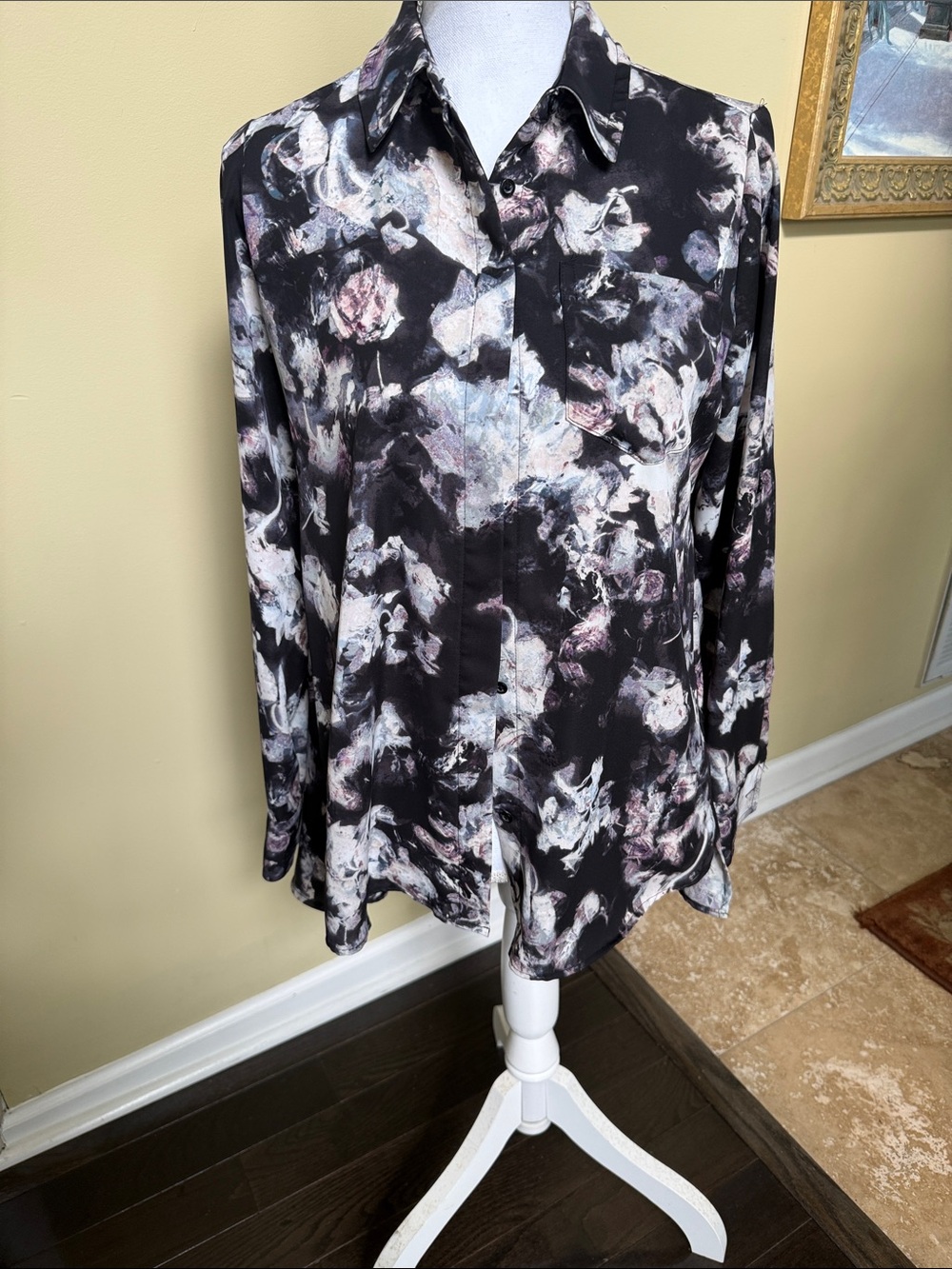 Vera Wang Black Abstract Floral Button-Up Blouse